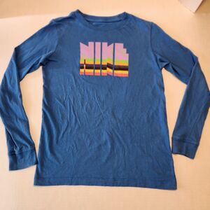 Nike Graphic Blue LS T-Shirt Lg.